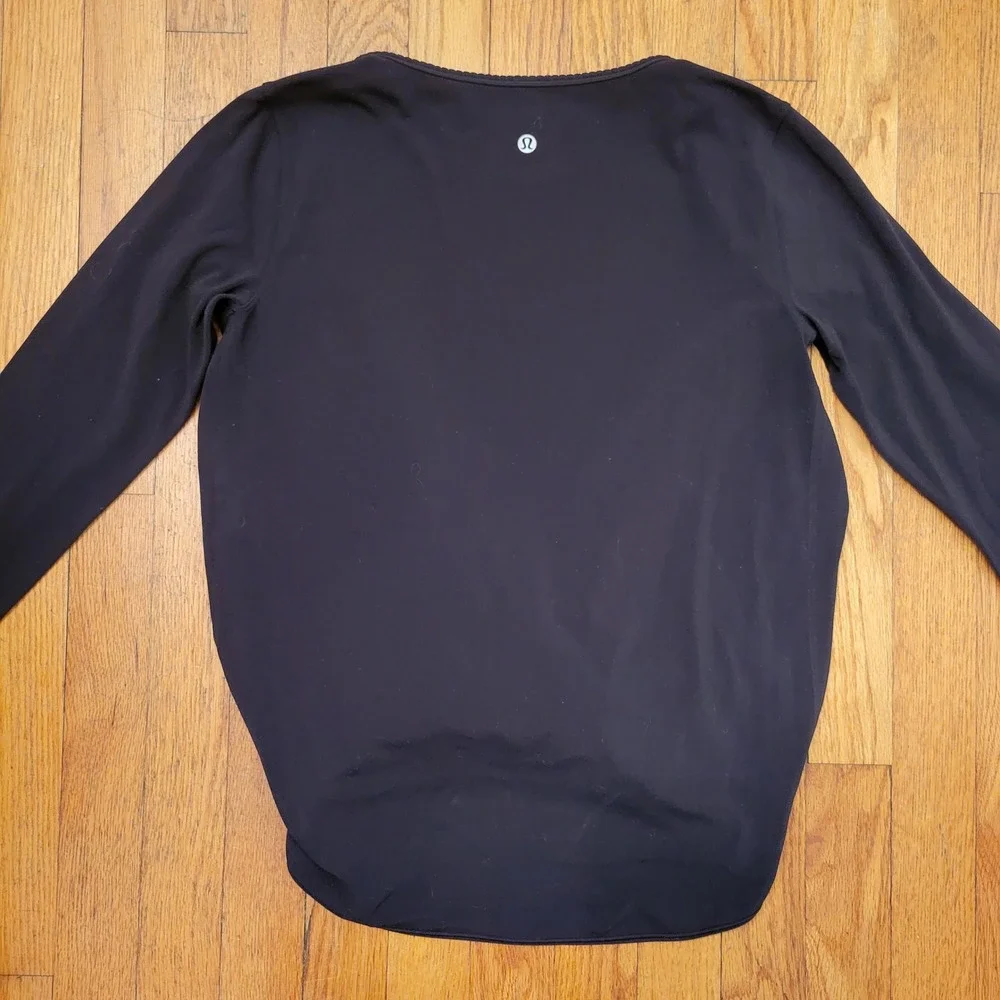 Lululemon 6 Black Long Sleeve‎ Wrap Top Athletic Activewear FULL FREEDOM Workout